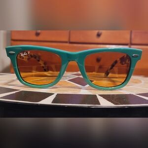Brand New Wayfarer Ray-Ban Sunglasses Unisex